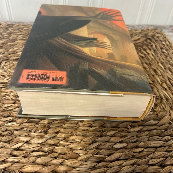 Harry Potter and the Deathly Hallows Hardcover Book - Picture 4 of 9